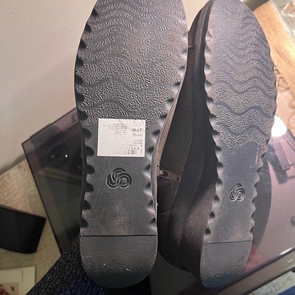 *EUC* Clark's Cloudsteppers Light Gold Booties - Picture 6 of 6